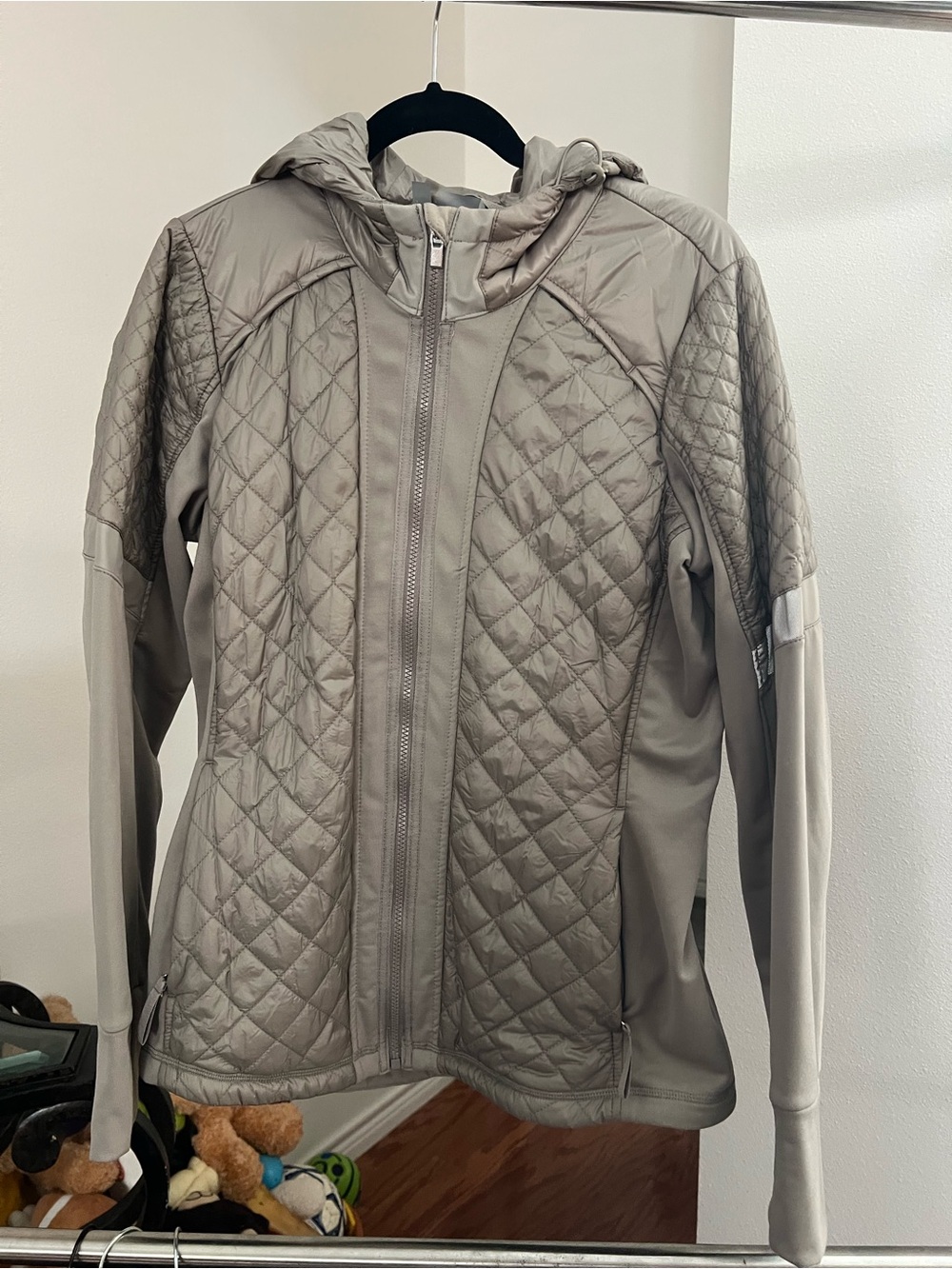 Athleta Quilted Hooded Puffer Jacket in Light Gray